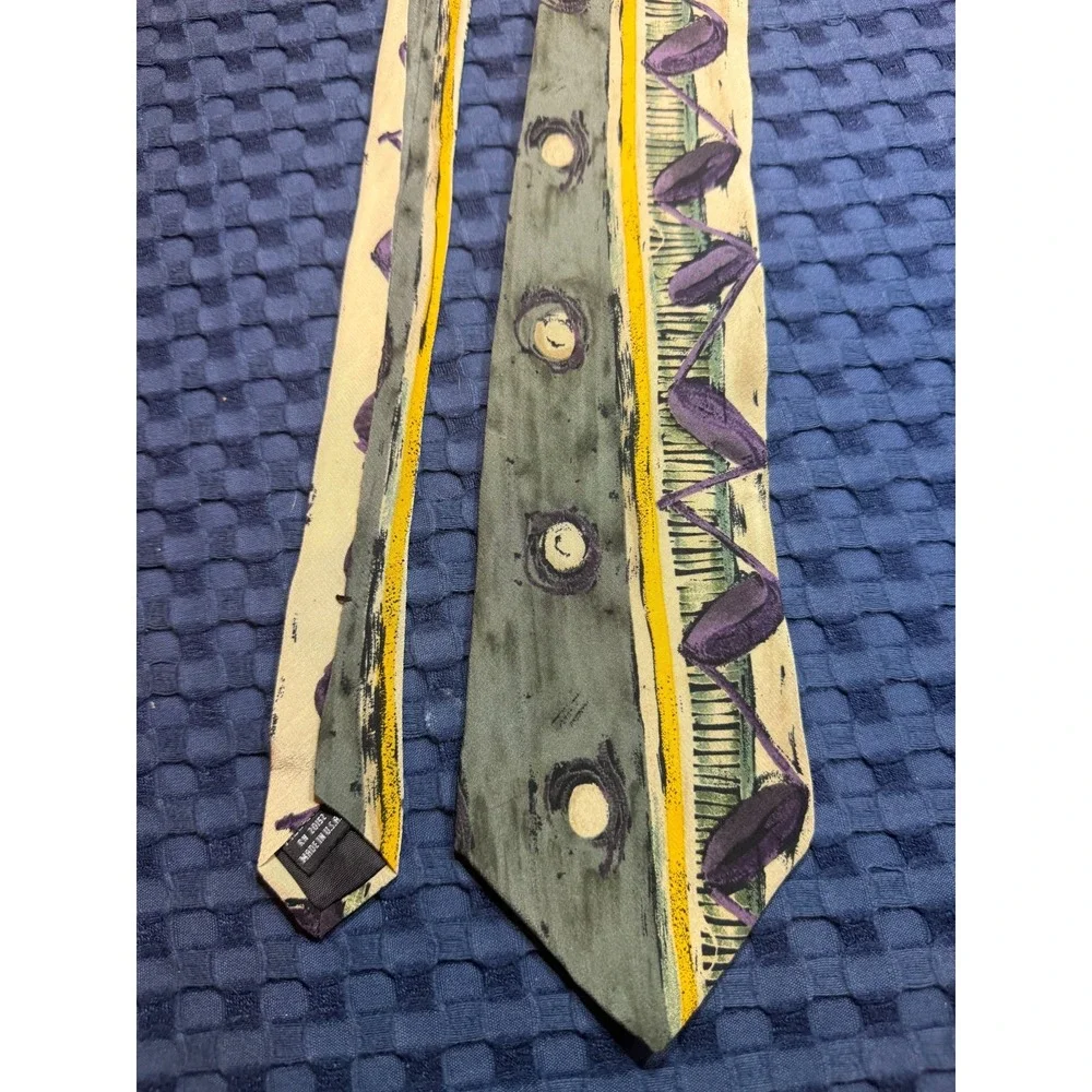 Rare Vintage Passports of Pier 1 Imports Men's 100% Silk Tie Abstract